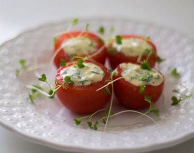 Tomatoes stuffed with cream cheese and boiled egg